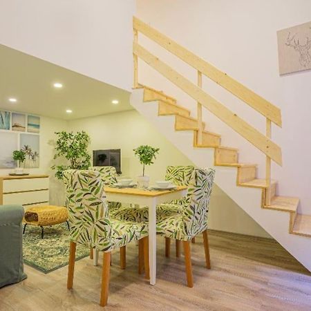 Cosy Flat In Akacfa Str., Aya Lägenhet Budapest Exteriör bild