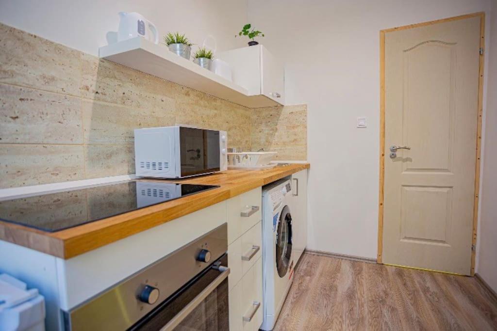 Cosy Flat In Akacfa Str., Aya Lägenhet Budapest Exteriör bild