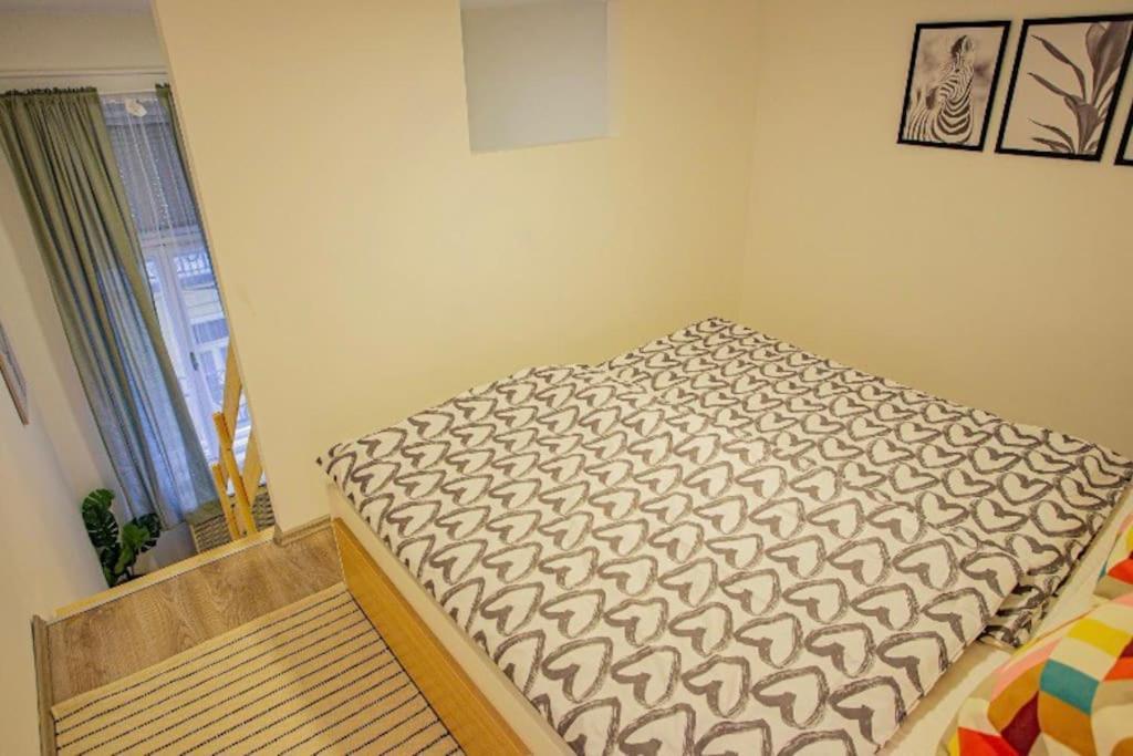 Cosy Flat In Akacfa Str., Aya Lägenhet Budapest Exteriör bild