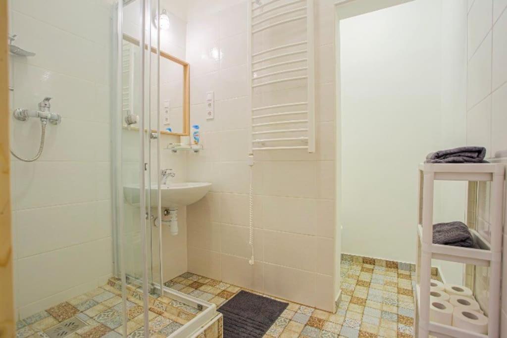 Cosy Flat In Akacfa Str., Aya Lägenhet Budapest Exteriör bild